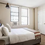 Elegant 2 Bed 2 Bath Furnished Apartment In Fidi