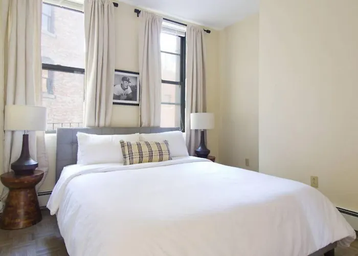 Elegant 2 Bed 2 Bath Furnished Apartment In Fidi